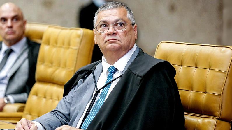 Senado contesta decisão de Dino que blindou Lula