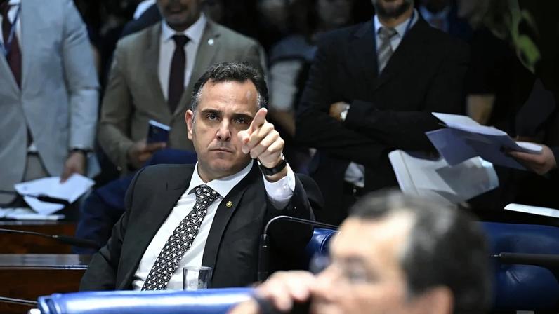 Na pauta, a deliberação da Medida Provisória nº 1.301, de 2025 (pendente de apreciação pela Câmara dos Deputados), e dos demais itens constantes da pauta publicada pela Secretaria-Geral da Mesa. À bancada, senador Rodrigo Pacheco (PSD-MG). Foto: Waldemir Barreto/Agência Senado