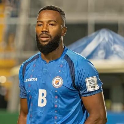 Craque haitiano que fugiu do Irã está sem clube antes de enfrentar o Brasil
