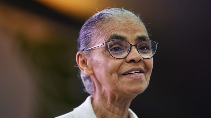 A ministra Marina Silva durante a plenária de encerramento da COP. — Foto: Fernando Donasci/MMA