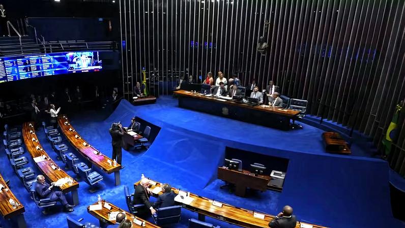 Senado aprova MP que reajusta salários de polícia e bombeiros do DF até 28,4%