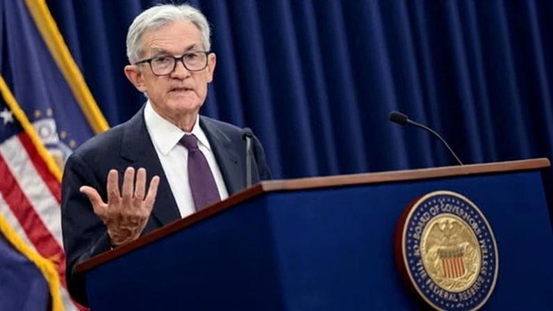 Fed mantém juros estáveis enquanto guerra no Irã eleva petróleo e inflação