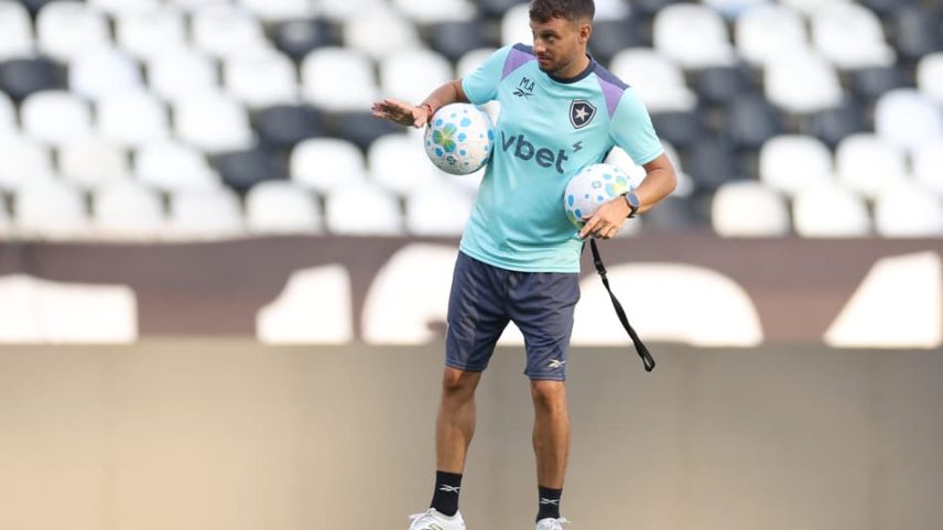 Martín Anselmi treinando o Botafogo (Foto: Vítor Silva/Botafogo)