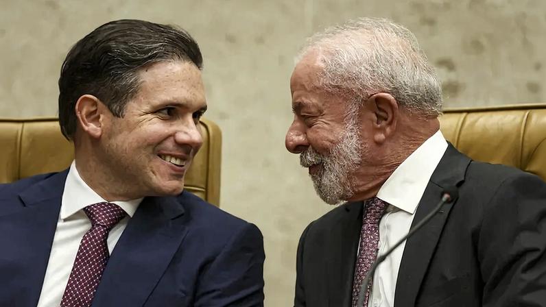 Presidente Lula elogia atuação do presidente da Cãmara, Hugo Motta, na votação da PEC da Segurança Pública.