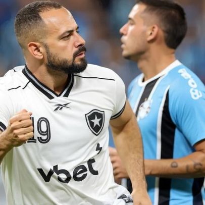 Corinthians demonstra interesse em Arthur Cabral, do Botafogo