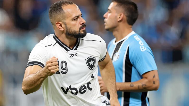 Arthur Cabral vive fase ruim no Botafogo (Foto: Vítor Silva/Botafogo)