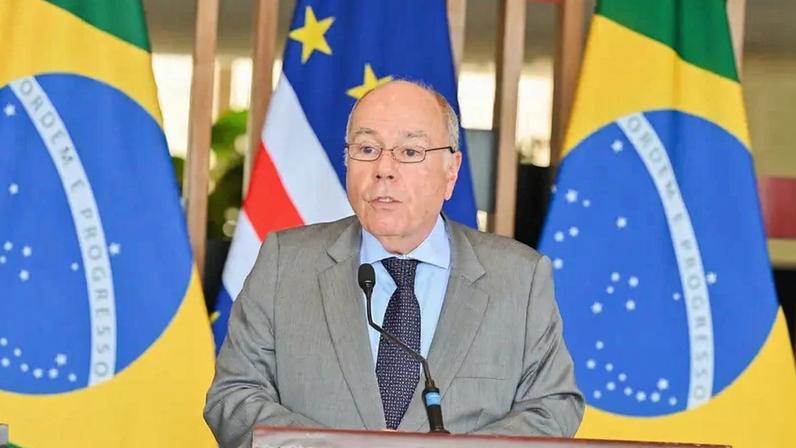 Chanceler alega que visto foi concedido apenas para encontro sobre minerais críticos, não contemplando reunião com ex-presidente.