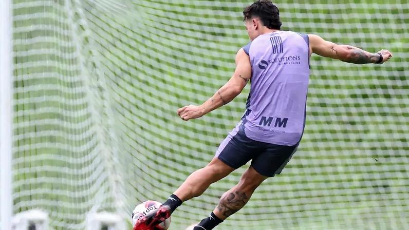 Artur desfalca o Botafogo contra o Barcelona-EQU (Foto: Vítor Silva/Botafogo)