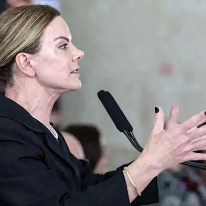 Gleisi acusa Nikolas Ferreira de uso de jatinho de Vorcaro na campanha