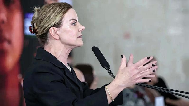Ministra argumenta que viagem deveria ter sido declarada ao TSE. (Foto: Gil Ferreira/SRI)