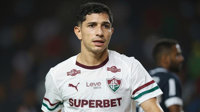 Savarino afirma ser paciente em disputa pela titularidade no Fluminense