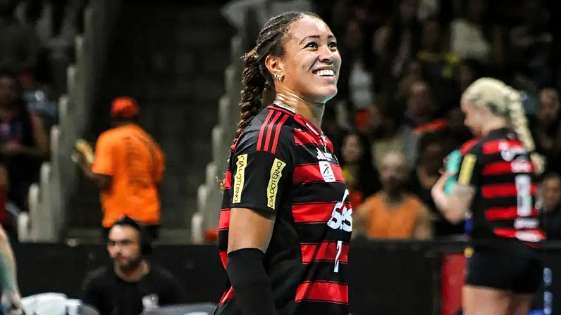 Simone Lee analisa reação do Sesc Flamengo na Superliga e admite aprendizado