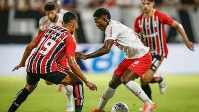 Red Bull Bragantino e São Paulo em ação pela sexta rodada do Campeonato Brasileiro.
