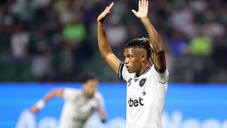 Botafogo encara Bragantino em duelo considerado divisor de águas