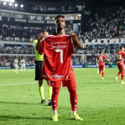Internacional vence o Santos na Vila Belmiro