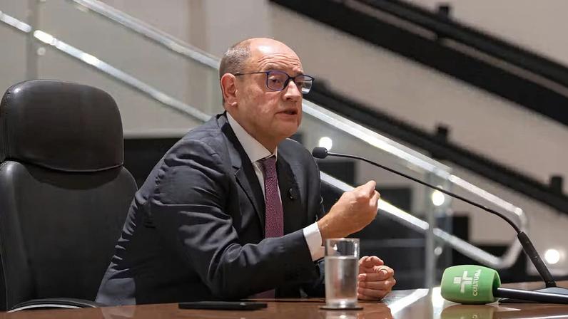 O desembargador Ricardo Couto, presidente do TJ-RJ e governador em exercício do Rio, durante entrevista coletiva — Foto: Rafael Oliveira/TJRJ