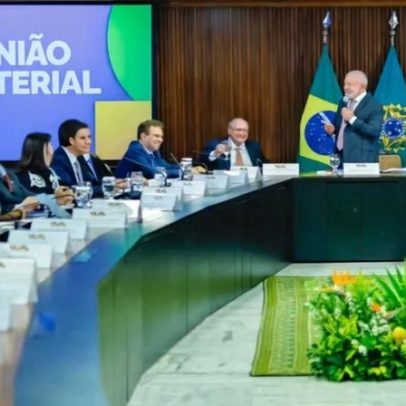 Lula oficializa Alckmin como vice e discursa como candidato