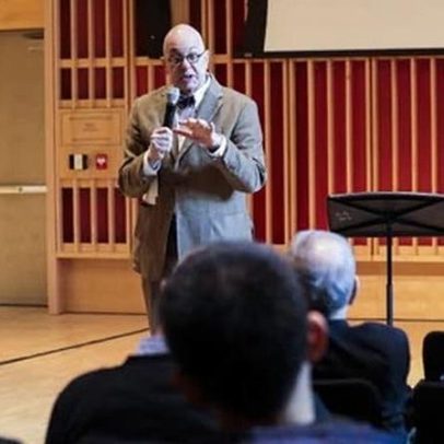 Bard faculty exige plano de transição para reitor ligado a Epstein