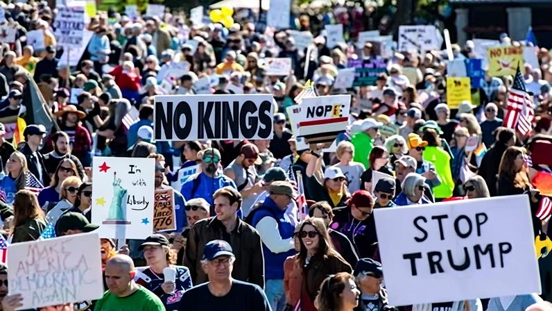 Terceiro protesto No Kings reúne milhões contra a administração Trump