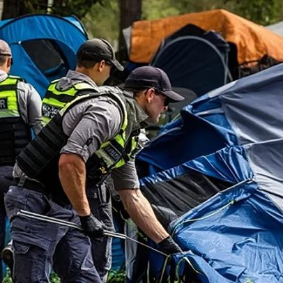 Remoção de acampamento de moradores de rua viola direitos humanos, diz Queensland