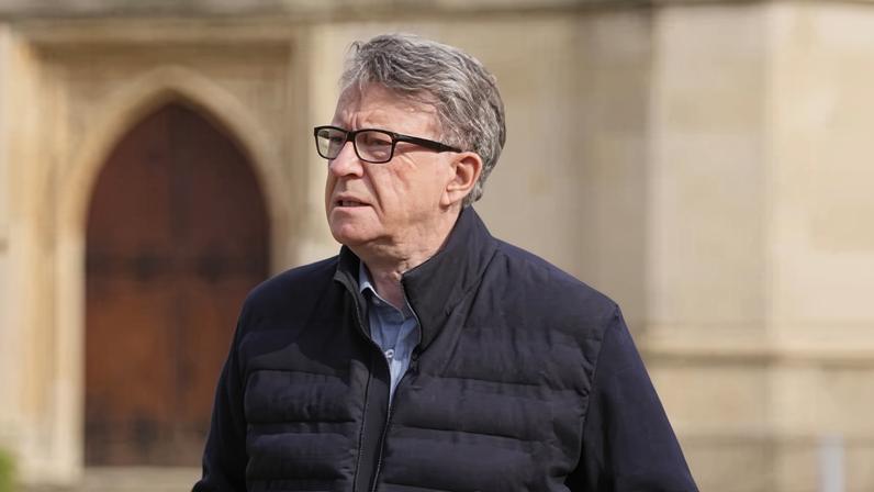 Mandelson pediu £500 mil de indenização ao Foreign Office, dizem arquivos