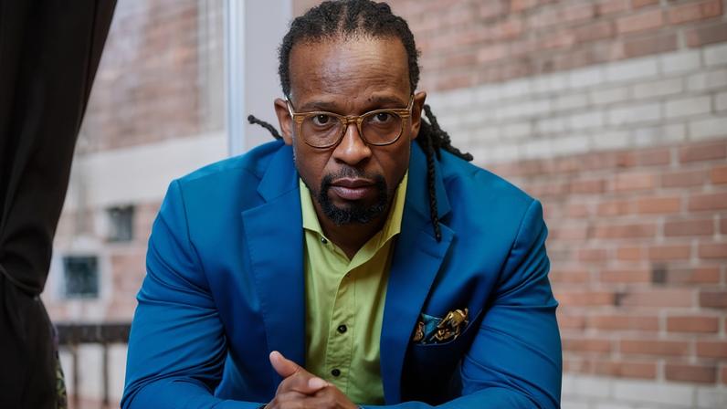 Kendi alerta que bans de livros podem favorecer ditaduras raciais em 20 anos