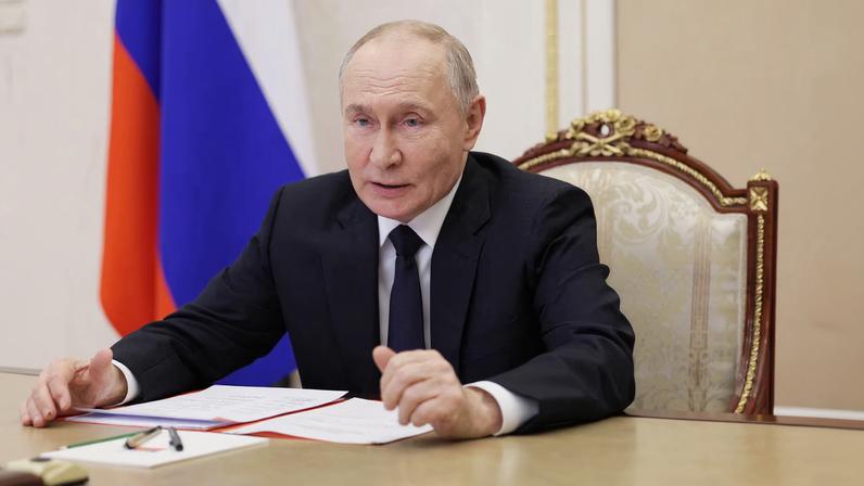 Blogger que criticou Putin é internado em psiquiatria, aponta jornal local