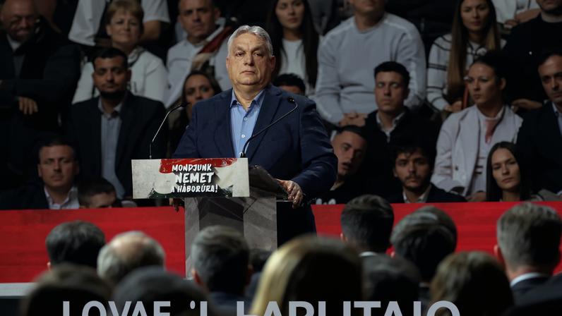 Orbán mobiliza apoiadores online para desafio eleitoral