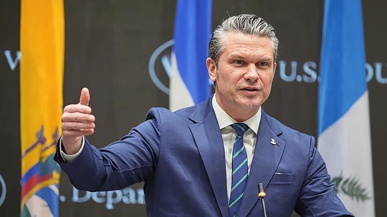 Hegseth convoca aliados latino-americanos a apoiar ofensiva contra cartéis