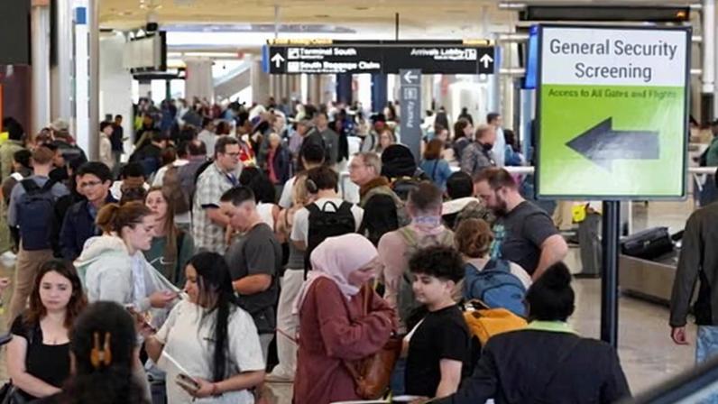 Financiamento da segurança interna dos EUA falha; filas em aeroportos preocupam