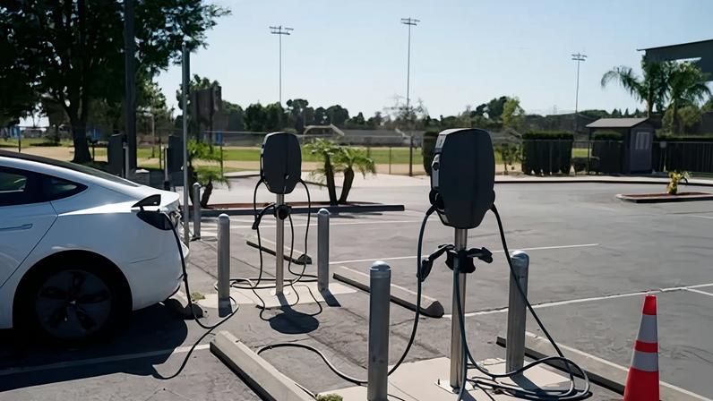 Interesse dos EUA por veículos elétricos cresce com alta da gasolina