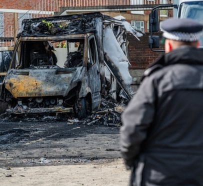 Homem é liberado sob fiança após suposto ataque incendiário a ambulância judaica em Londres