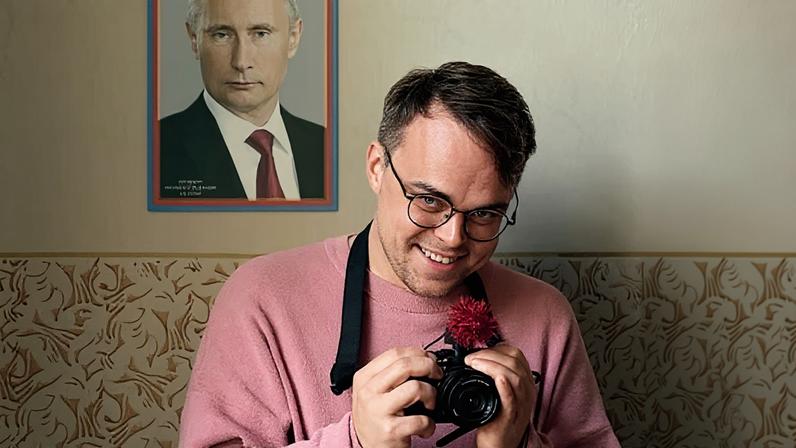 Professora que expôs propaganda de Putin em escola primária