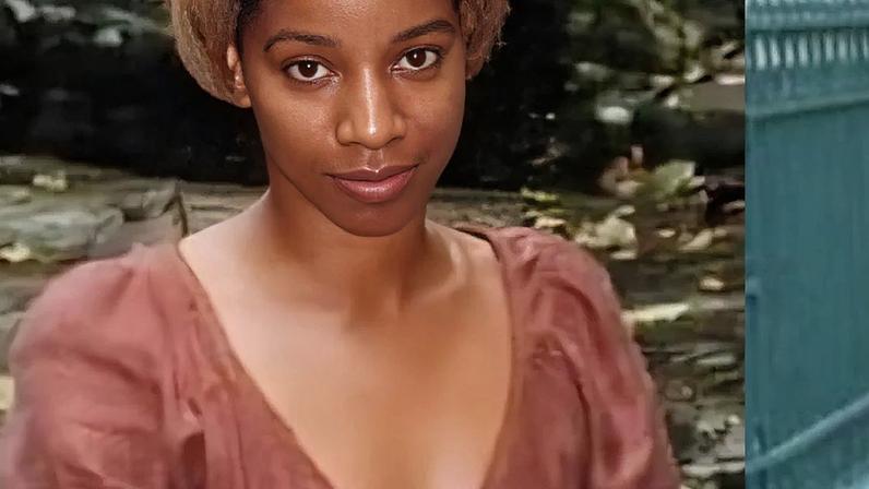Adriana Lessa, a Naná de 'Terra Nostra', interpretou a icônica figura de Léa Garcia no desfile de São Paulo, com a Mocidade Alegre em 2026.