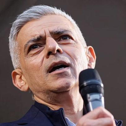 Sadiq Khan incentiva o Labour a defender a volta à UE na próxima eleição