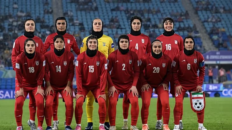 Quinto jogador iraniano deixa a Austrália após aceitar asilo