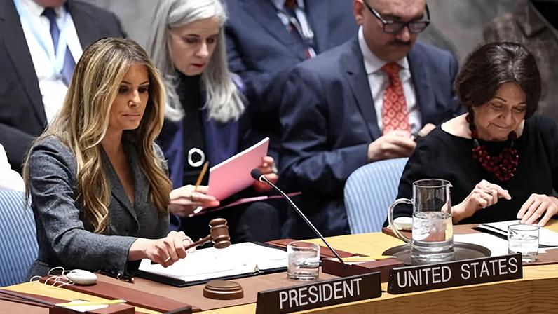 Melania Trump defende proteção à educação infantil na ONU