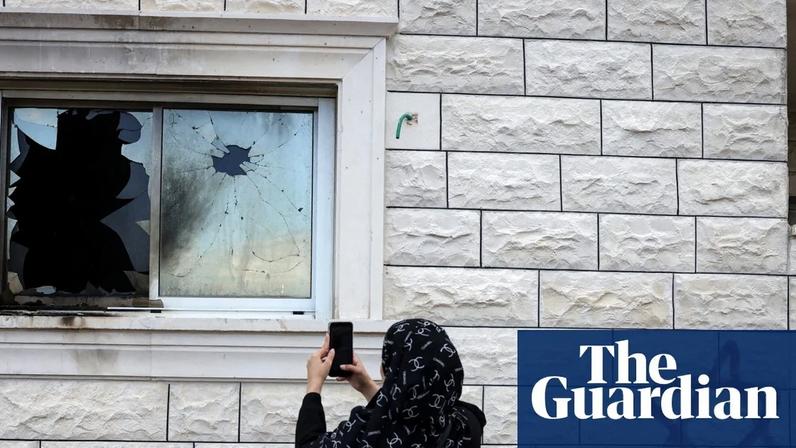 Colonos israelenses atacam na Cisjordânia; forças de segurança ficam à distância