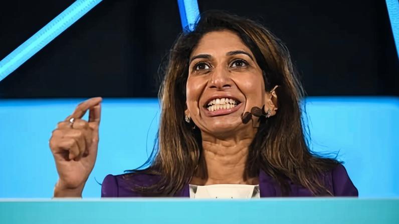 Reform acusado de buscar inserir política tóxica no futebol inglês