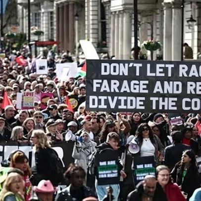 Milhares marcham contra a extrema-direita em Londres, protesto multicultural