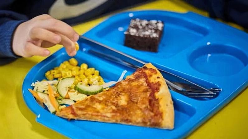 Foods that are easily eaten on the move, such as pizza slices and paninis, are often less nutritious than a full meal.