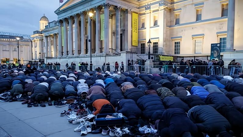 Não há nada sinistro em muçulmanos rezando