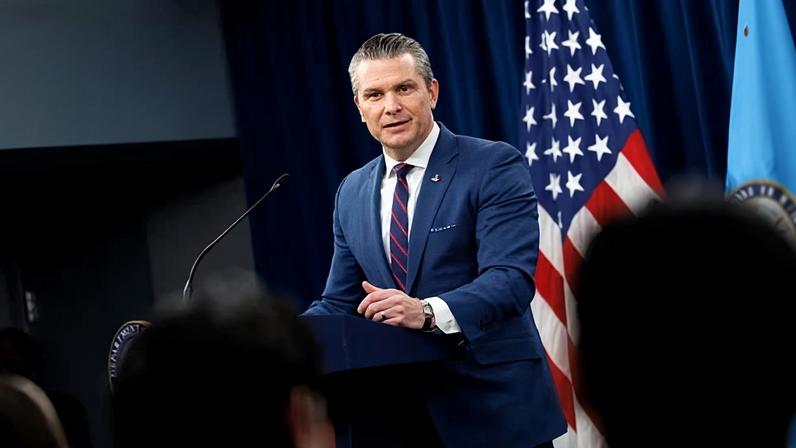 Pete Hegseth define tom da ofensiva de Trump contra o Irã