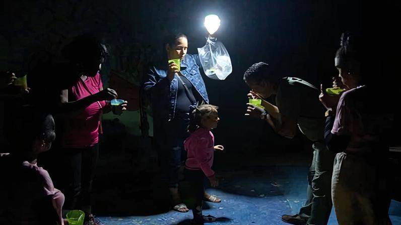 Queda da rede elétrica de Cuba ocorre em meio a bloqueio de petróleo dos EUA