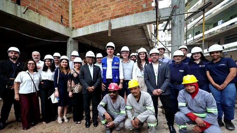 MEC vistoria obras do Complexo Hospitalar da Ufpa