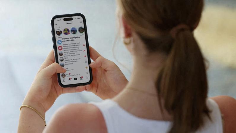 Uso intenso de redes sociais prejudica bem-estar de jovens, aponta relatório