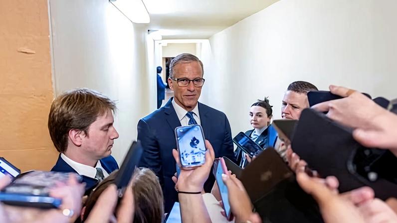 Trump responde ao líder da maioria republicana sobre a lei Save America