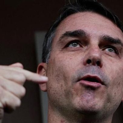 Flávio Bolsonaro realiza duas cirurgias em Brasília