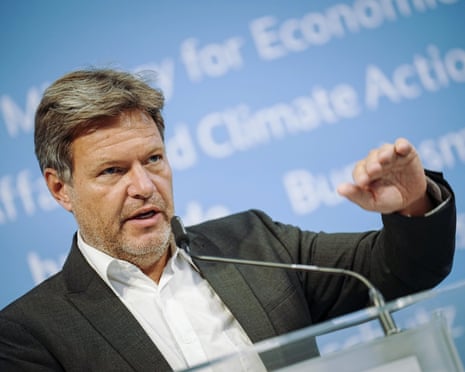 Tudo é arma política desde a reeleição de Trump, afirma ex-ministro alemão