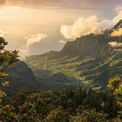Três mortos após queda de helicóptero turístico na ilha de Kauai